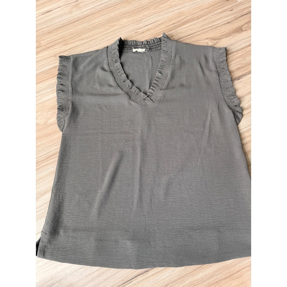Jodifl Womens Charcoal Grey Ruffle V-Neck Sleeveless Blouse Top Size Small